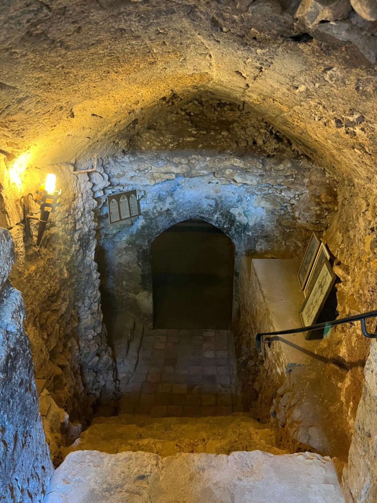 Le Vieux Chateau Airvault Buitenkant foto